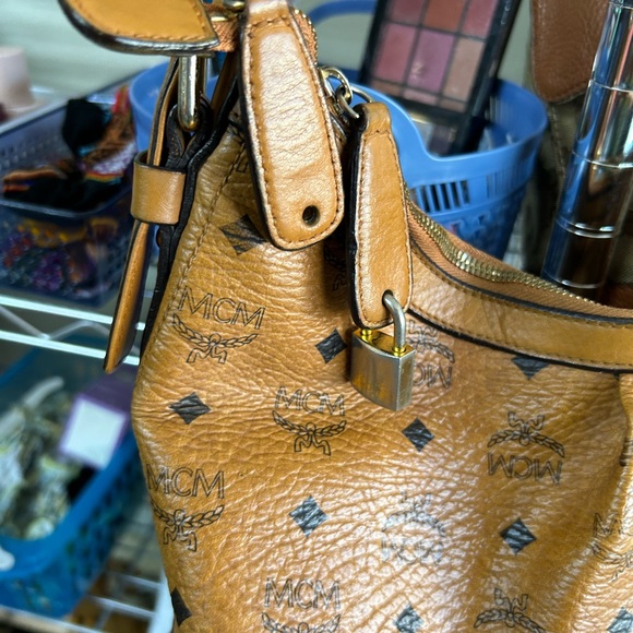 MCM Cognac Visetos shoulder bag - Picture 3 of 13